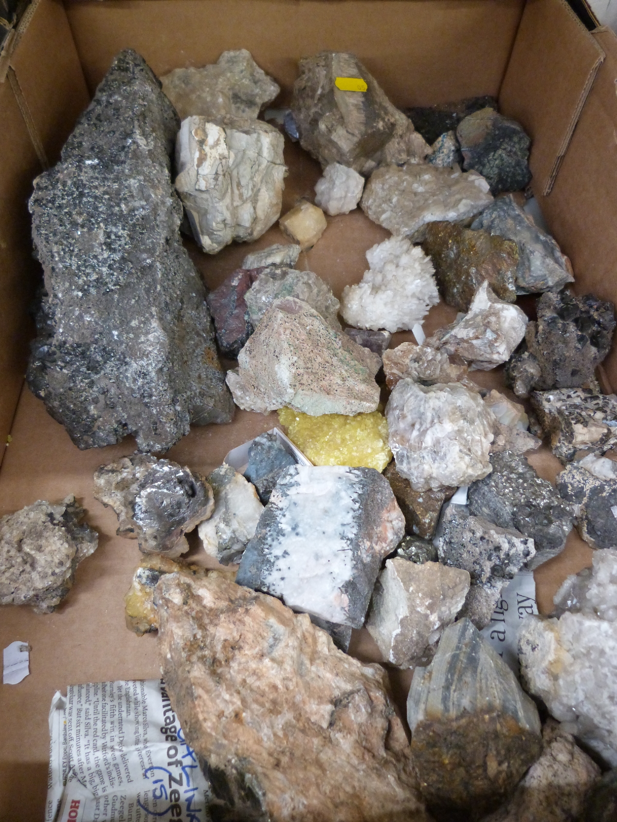 A quantity of quartz, pyrite, - Bild 3 aus 4