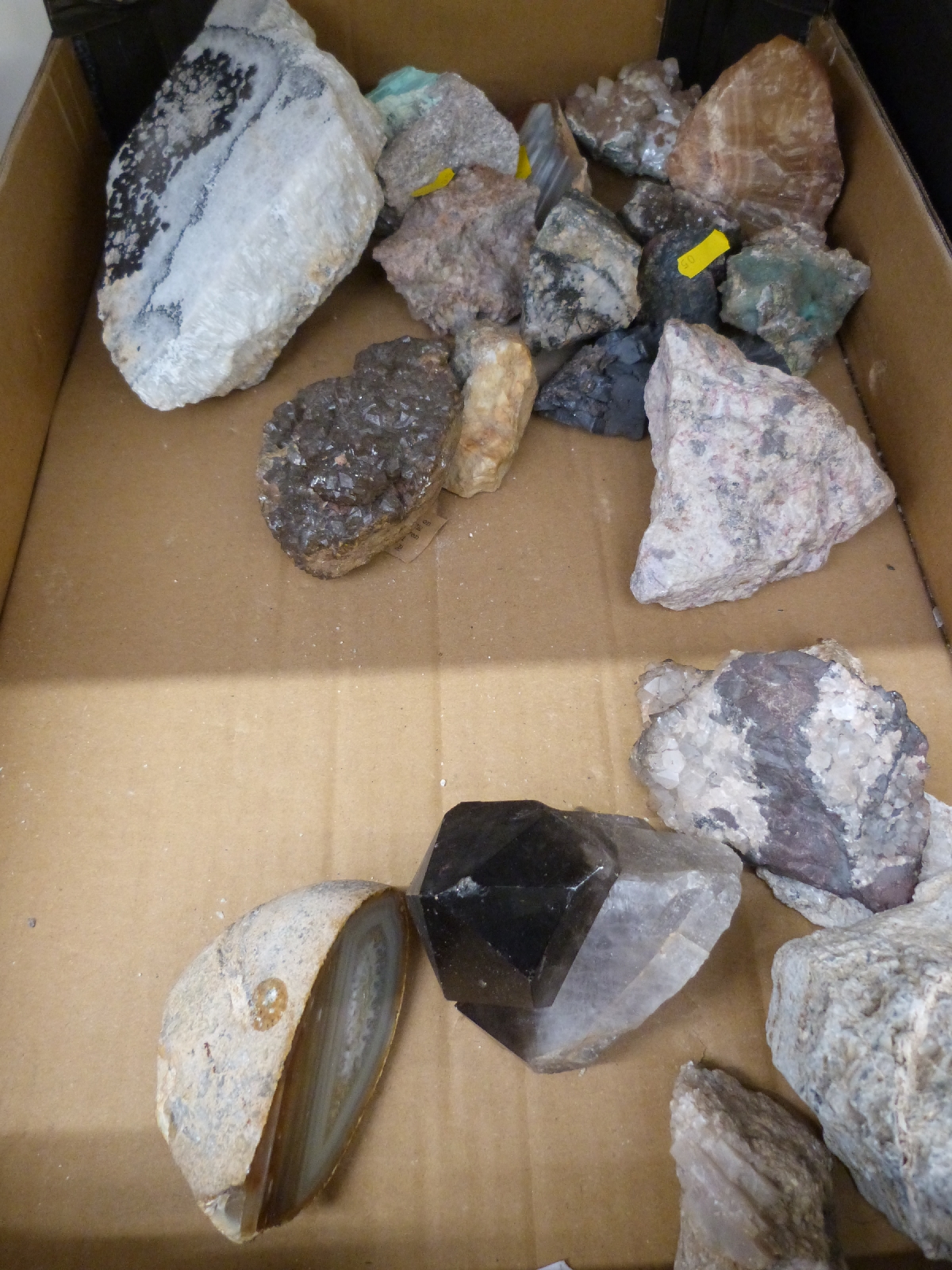 A quantity of quartz, pyrite, - Bild 2 aus 4