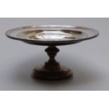 Heavy plated tazza with cardinals / ecclesiastical coat of arms,