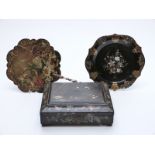 Three tolware / chinoiserie lacquer items comprising a casket, plate and hand-held screen,