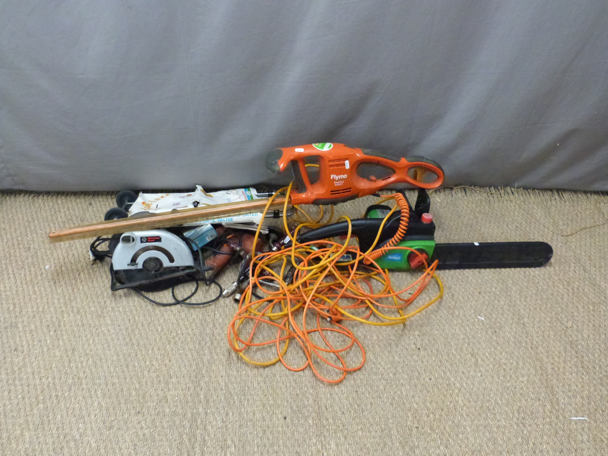 Flymo electric hedge trimmer,