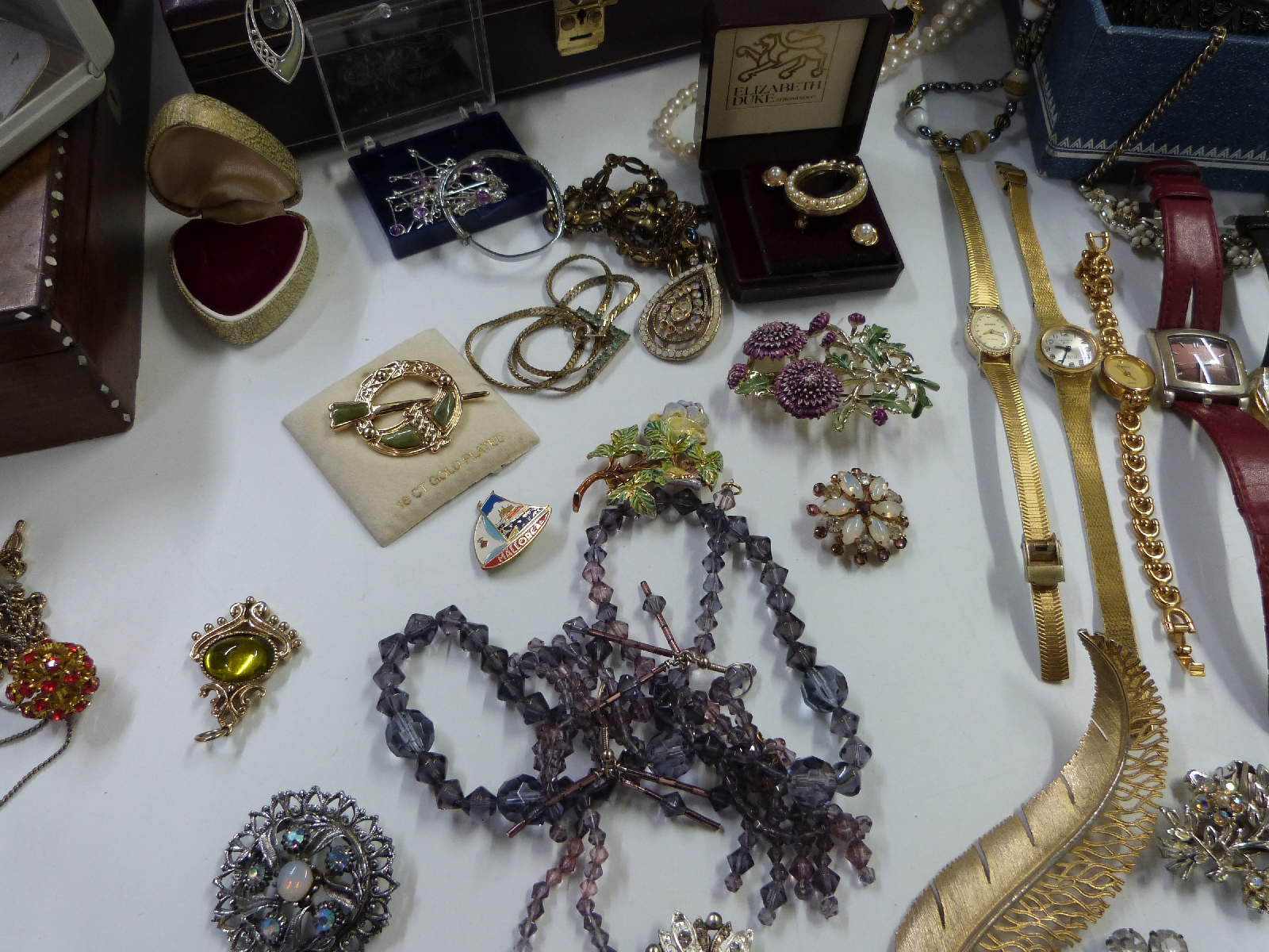 A collection of costume jewellery including large enamel brooches, marcasite, watch, necklaces, - Image 5 of 13