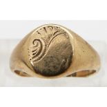 A 9ct gold signet ring, 3.2g, size J
