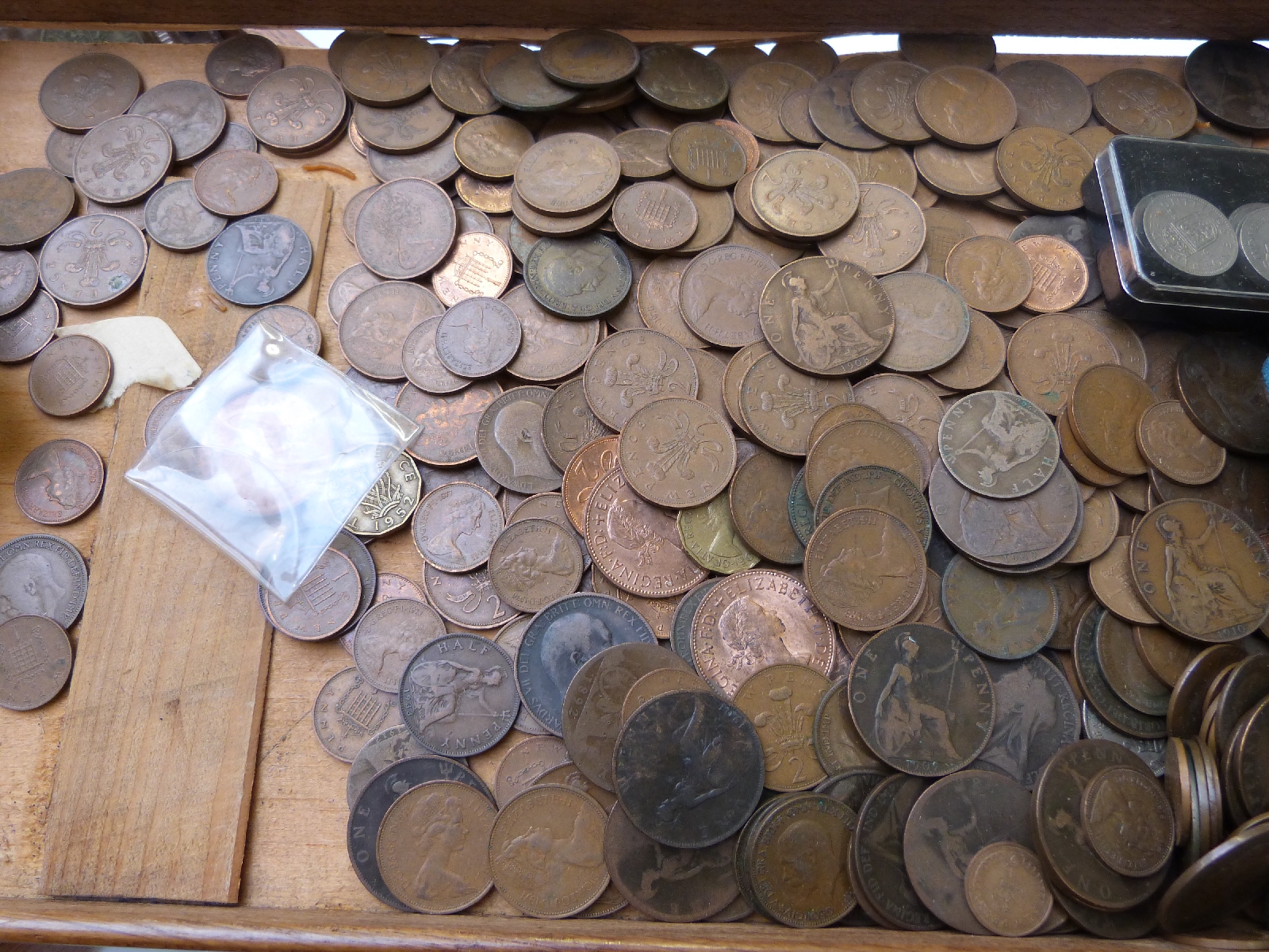 A large collection of UK coinage, includes Heaton Mint pennies, redeemable decimal, some pre-1947 - Image 2 of 5