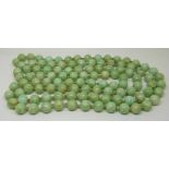 A beaded jadeite necklace length 120cm
