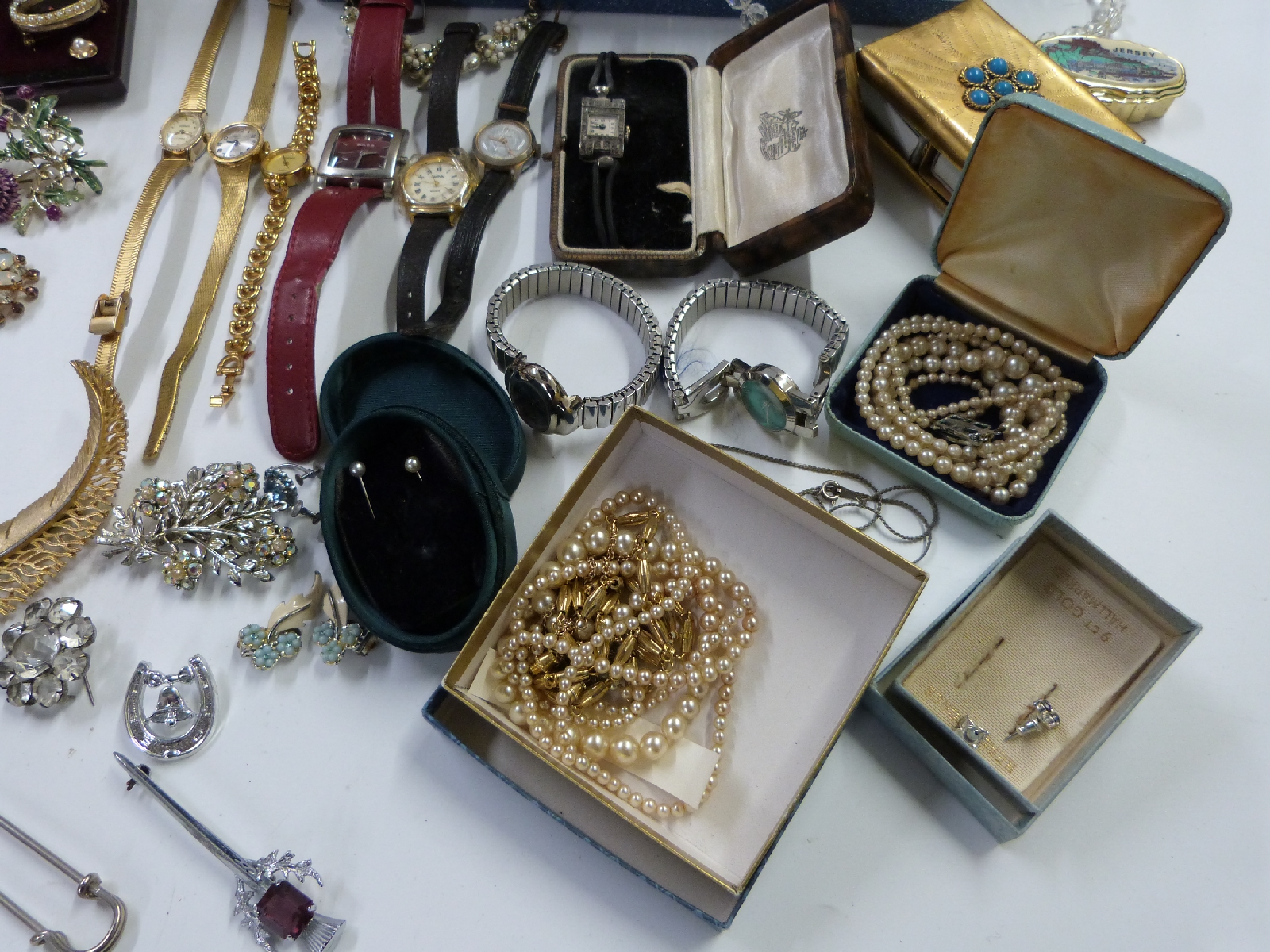 A collection of costume jewellery including large enamel brooches, marcasite, watch, necklaces, - Image 10 of 13