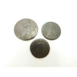 1694 William and Mary halfpenny, F, together with a farthing of the same period, GF and a further NF