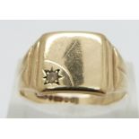 A 9ct gold signet ring, 5.2g, size U