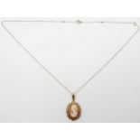 A 9ct gold cameo pendant and chain, 2.5g