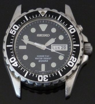 Seiko Kinetic diver's wristwatch ref. 5M63-0A10 with day and date aperture,  luminous hands and