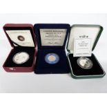 Three silver proof Piedfort coins 1992 10p, 1982 20p and a 2010 Canada 5 dollar coin, all cased with