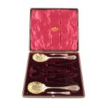 Mappin & Webb cased hallmarked silver nut or dessert set comprising spoon with gilt shell shaped