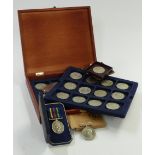 A collection of modern commemorative crowns etc in a wooden collectors' case, 28 in all including