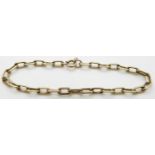 A 9ct gold bracelet made up of elongated links, 6.9g
