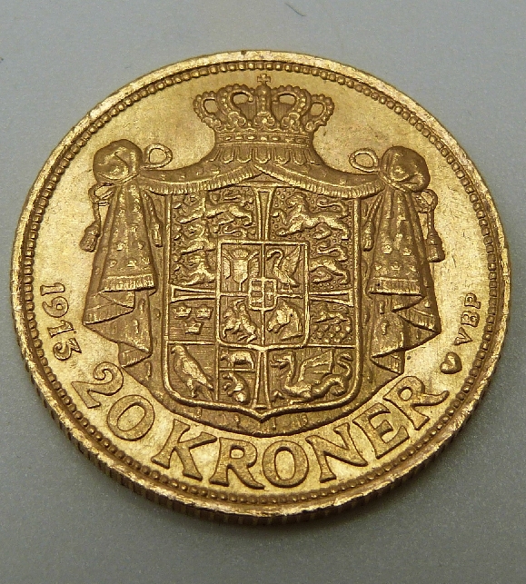 Christian X 1913 Danish gold 20 Kroner coin, 8.98g