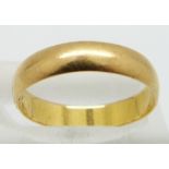 A 22ct gold wedding ring, 2.8g, size N