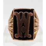 A 9ct gold ring monogrammed 'W', 5.3g, size P
