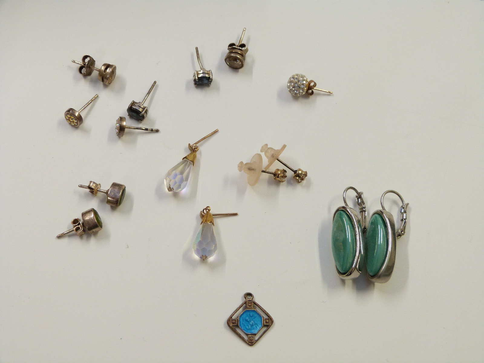 A collection of costume jewellery including silver earrings, watches, silver bangle etc - Image 6 of 7