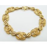 A 22ct gold bracelet made up of Chanel style links, 14.1g