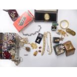 A collection of costume jewellery including agate necklace, silver necklace, Art Deco clip,