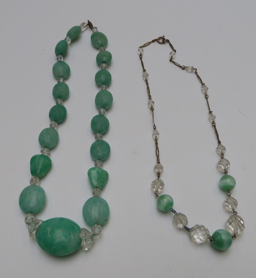 A collection of beads including glass, faux agate, French jet, Art Deco beads etc - Image 7 of 8