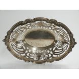 Elkington & Co Ltd Edward VII hallmarked silver pierced bowl with scrolling edge, Birmingham 1905,