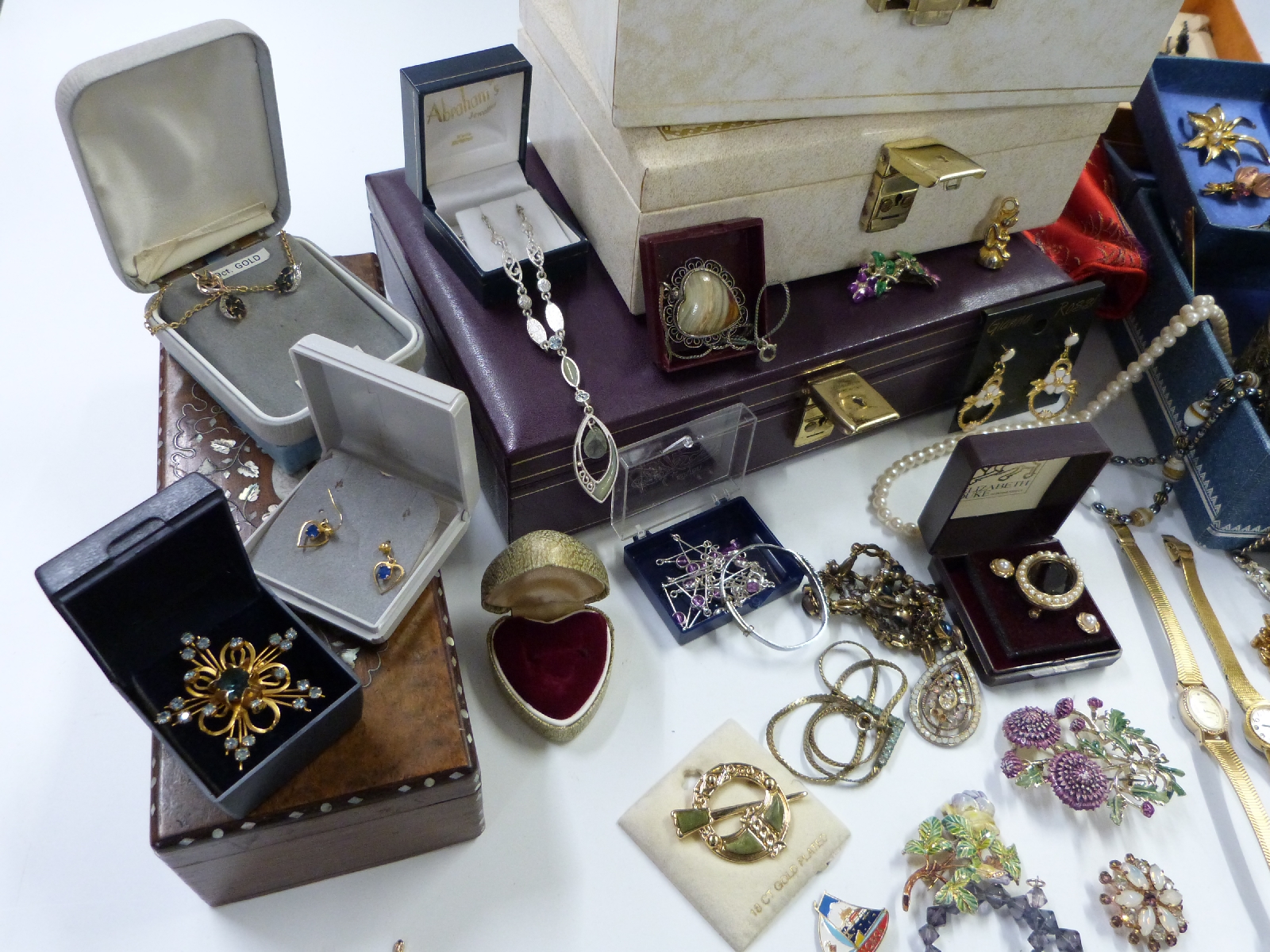 A collection of costume jewellery including large enamel brooches, marcasite, watch, necklaces, - Image 3 of 13