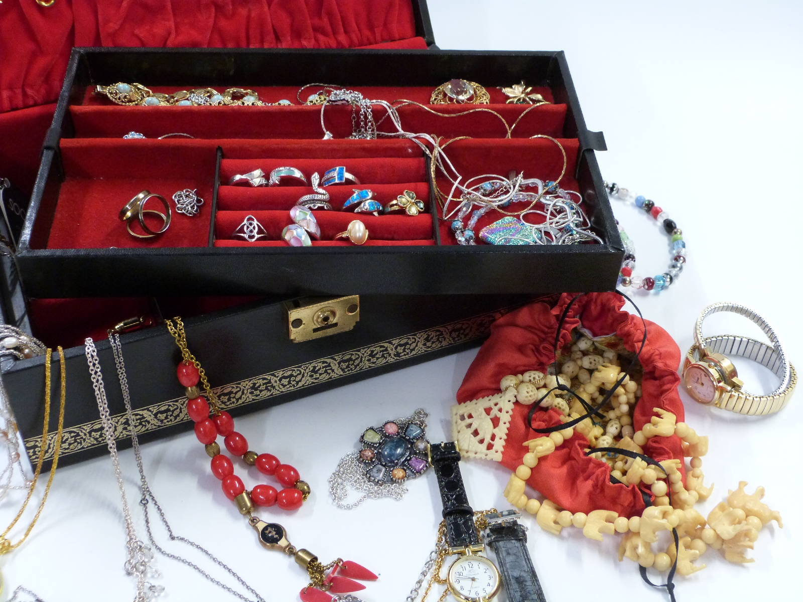 A large collection of costume jewellery including silver rings, beads, silver necklaces, brooches, - Image 6 of 9