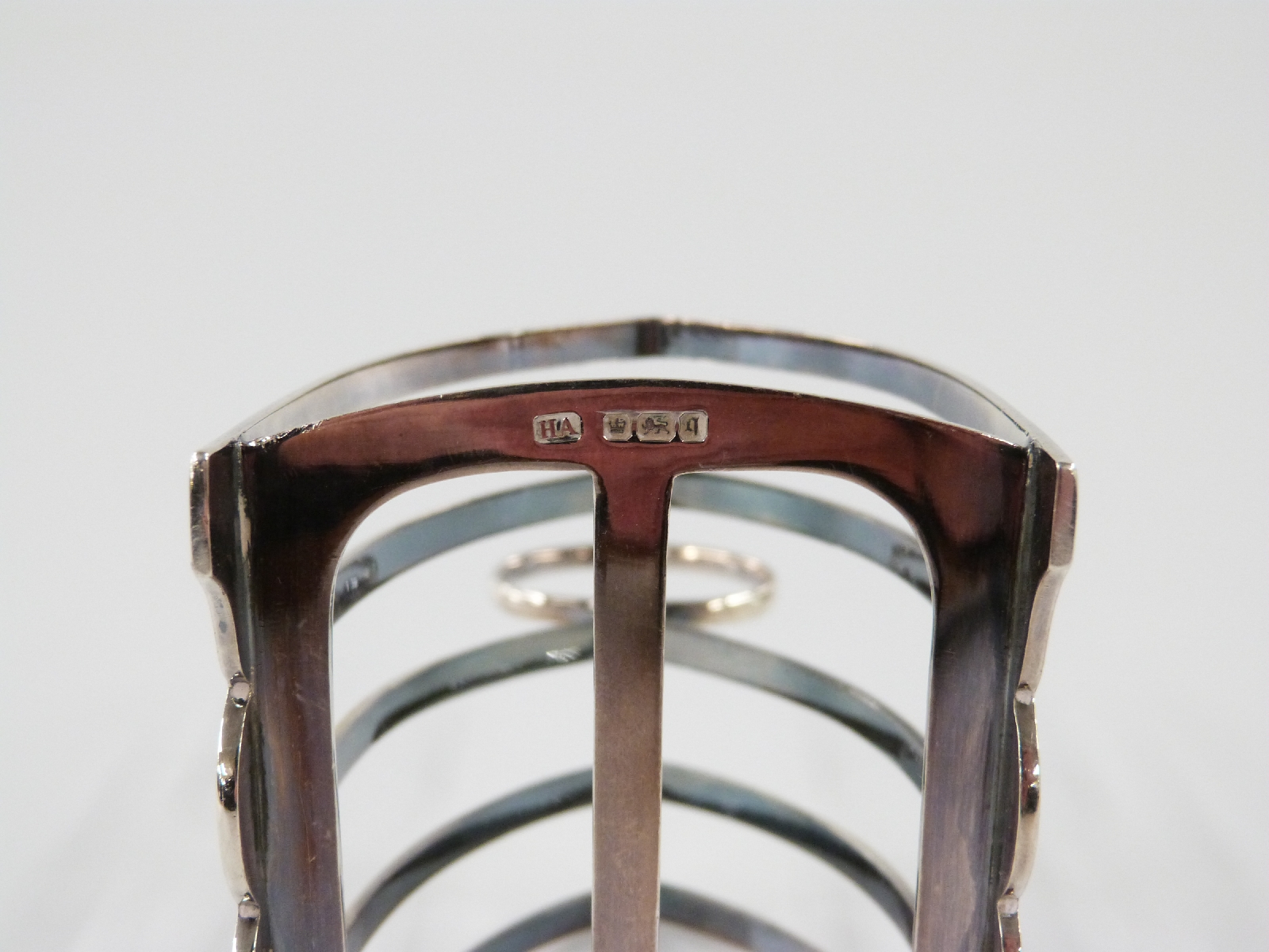 Edward VII hallmarked silver five bar toast rack, Sheffield 1908, maker Atkin Brothers, height 11cm, - Image 2 of 2