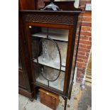 A late Edwardian mahogany display cabinet, 59.5cm wide.