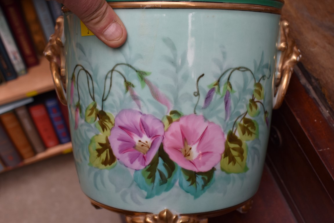 A Continental porcelain twin handled tripod jardiniere, 23cm high. - Image 6 of 7