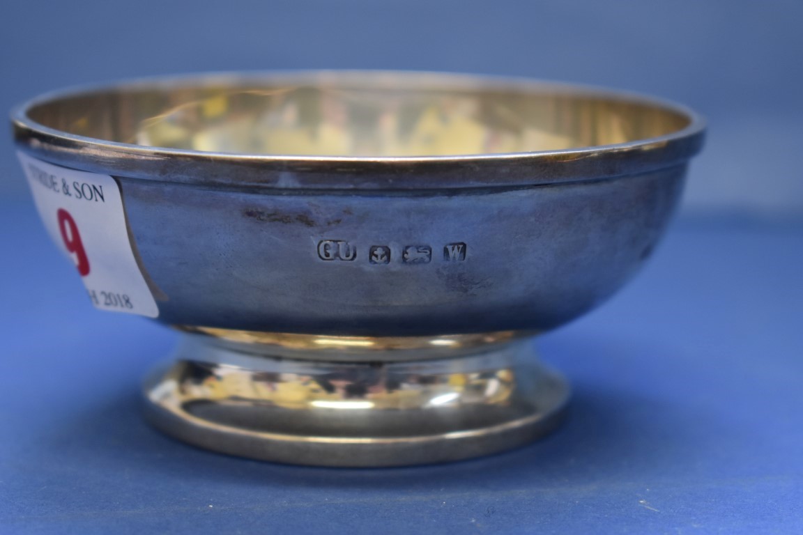 A plain silver circular pedestal bowl, by George Unite & Sons, Birmingham 1921, 10cm, 116g. - Image 2 of 2