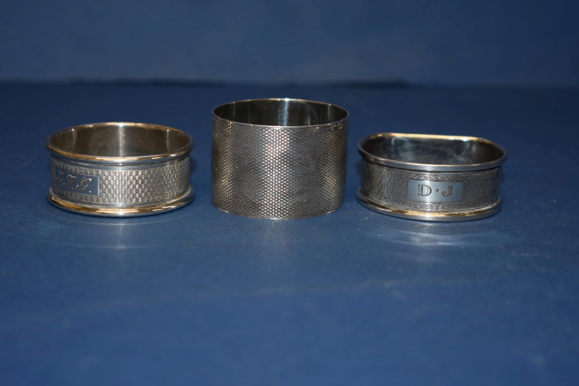 A set of four silver elliptical napkin rings, by D. - Image 3 of 4