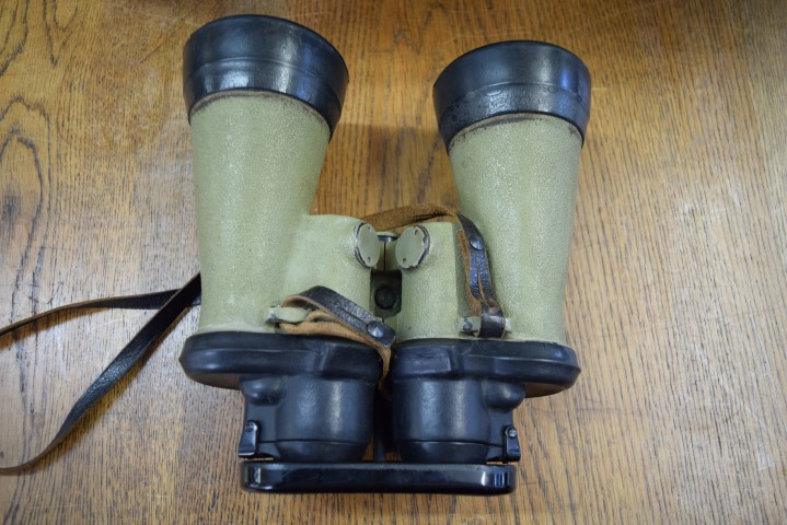 A pair of World War II German 7x50 U Boat binoculars, by Carl Zeiss, No.47161. - Image 8 of 8