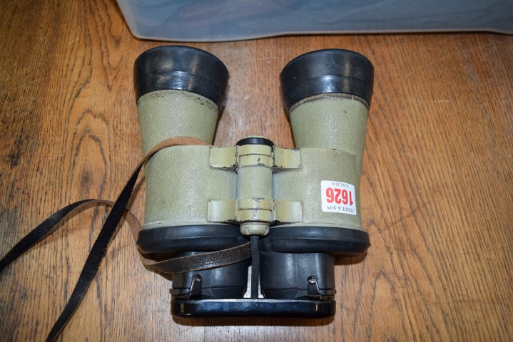 A pair of World War II German 7x50 U Boat binoculars, by Carl Zeiss, No.47161. - Image 6 of 8