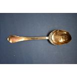 A William & Mary silver trefid spoon, by Lawrence Jones, London 1693, 17.5cm, 41g.