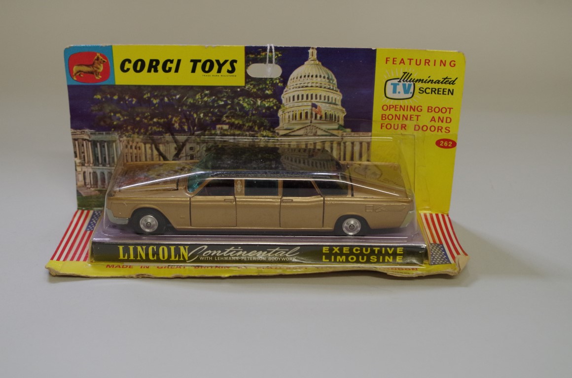 A Corgi Toys Lincoln Continental Executive Limousine, No.262, in carded blister pack with