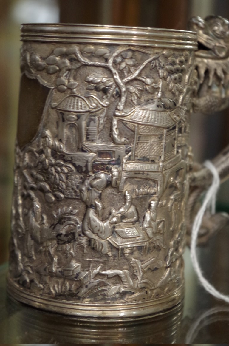 A Chinese silver tankard, with dragon handle and relief decoration, 167g, 9.5cm. - Image 2 of 3