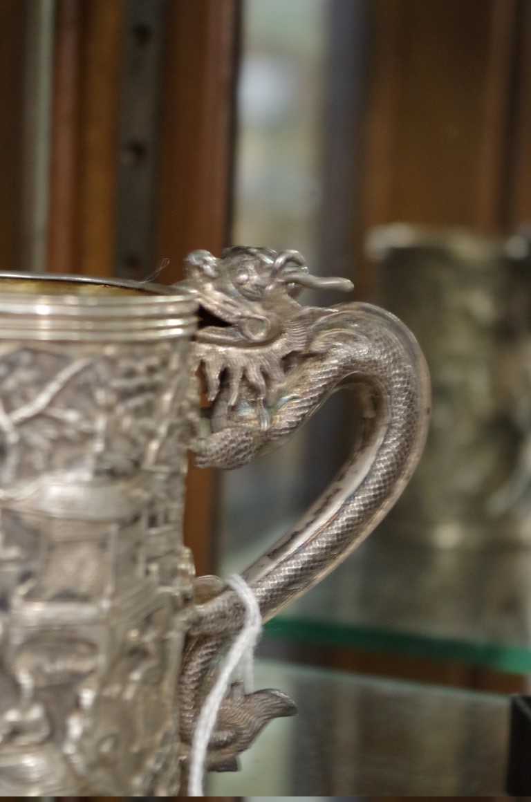 A Chinese silver tankard, with dragon handle and relief decoration, 167g, 9.5cm. - Image 3 of 3