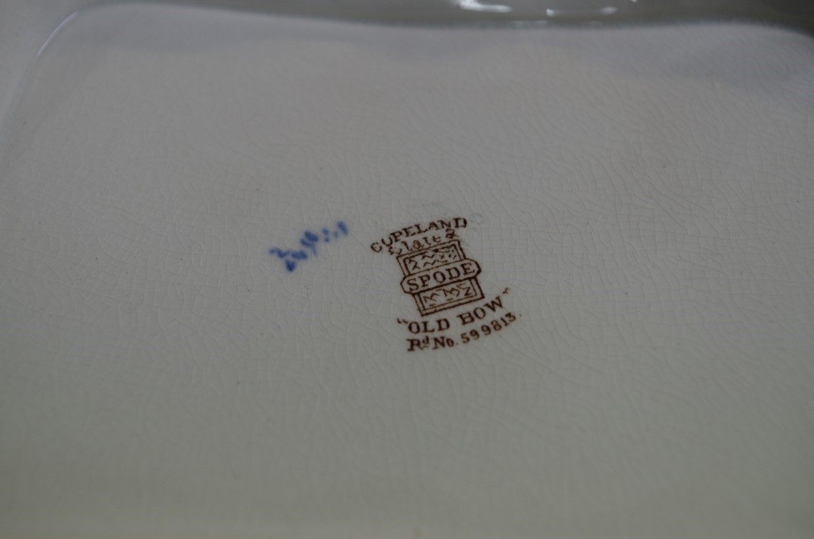 A Copeland Spode 'Old Bow' pattern part dinner service. - Image 4 of 4