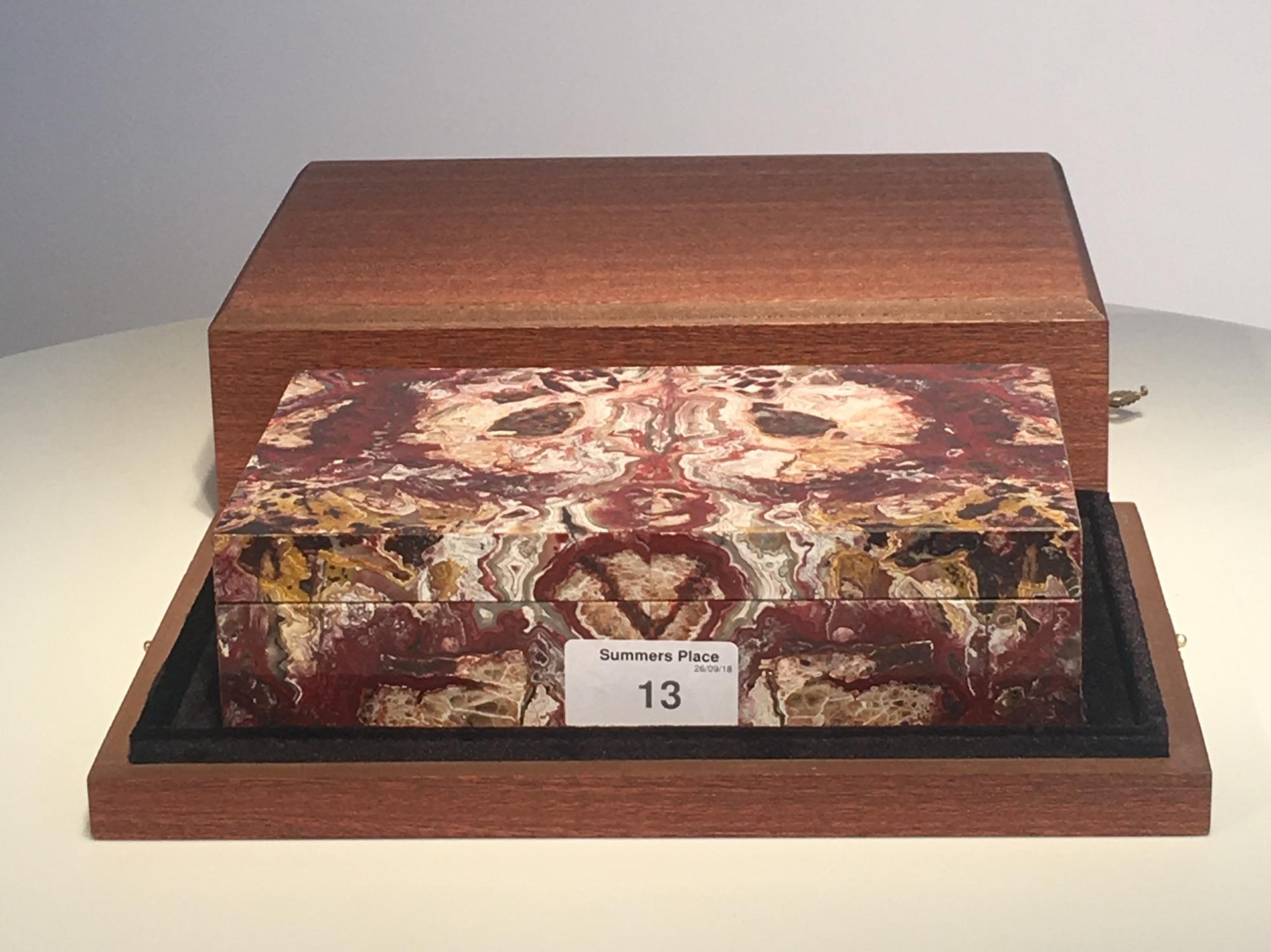 Minerals: A crazy lace agate box Mexico signed and in presentation box the agate box 19cm by 12.5cm - Image 2 of 2