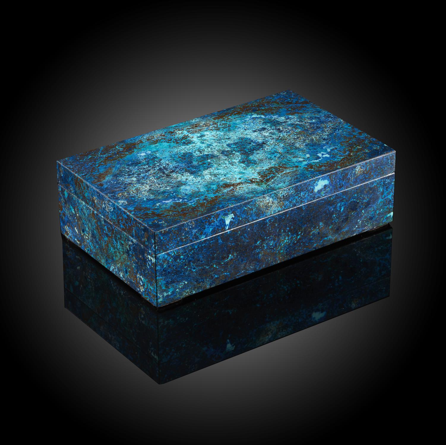 Minerals: A chrysocolla veneered box 18.5cm wide by 12cm deep