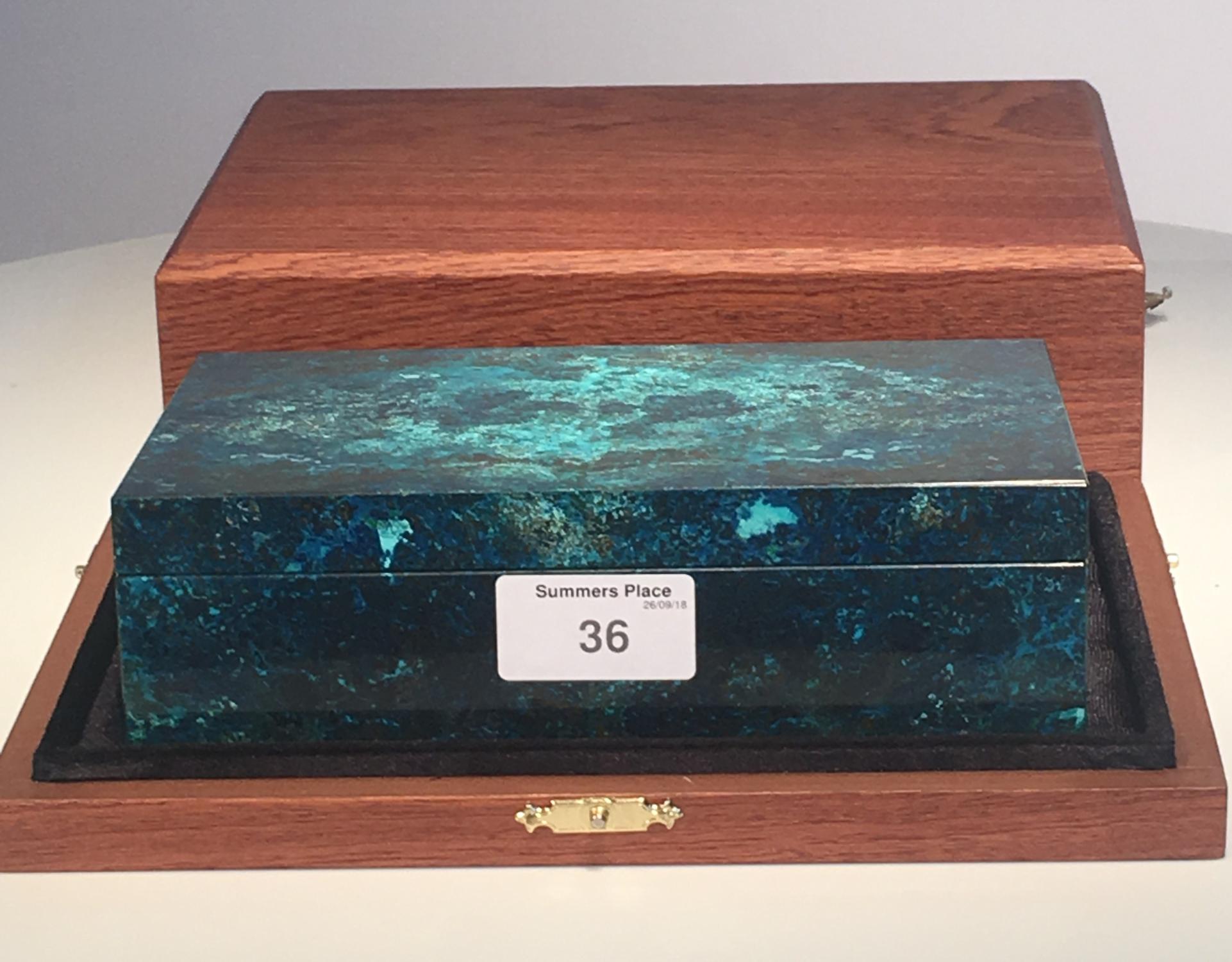 Minerals: A chrysocolla veneered box 18.5cm wide by 12cm deep - Image 2 of 2