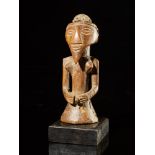 Tribal: Kusu half figure statue with nice patina Kusu people, DRC 18cm