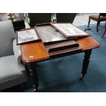 Victorian mahogany extending dining table (1 leaf)