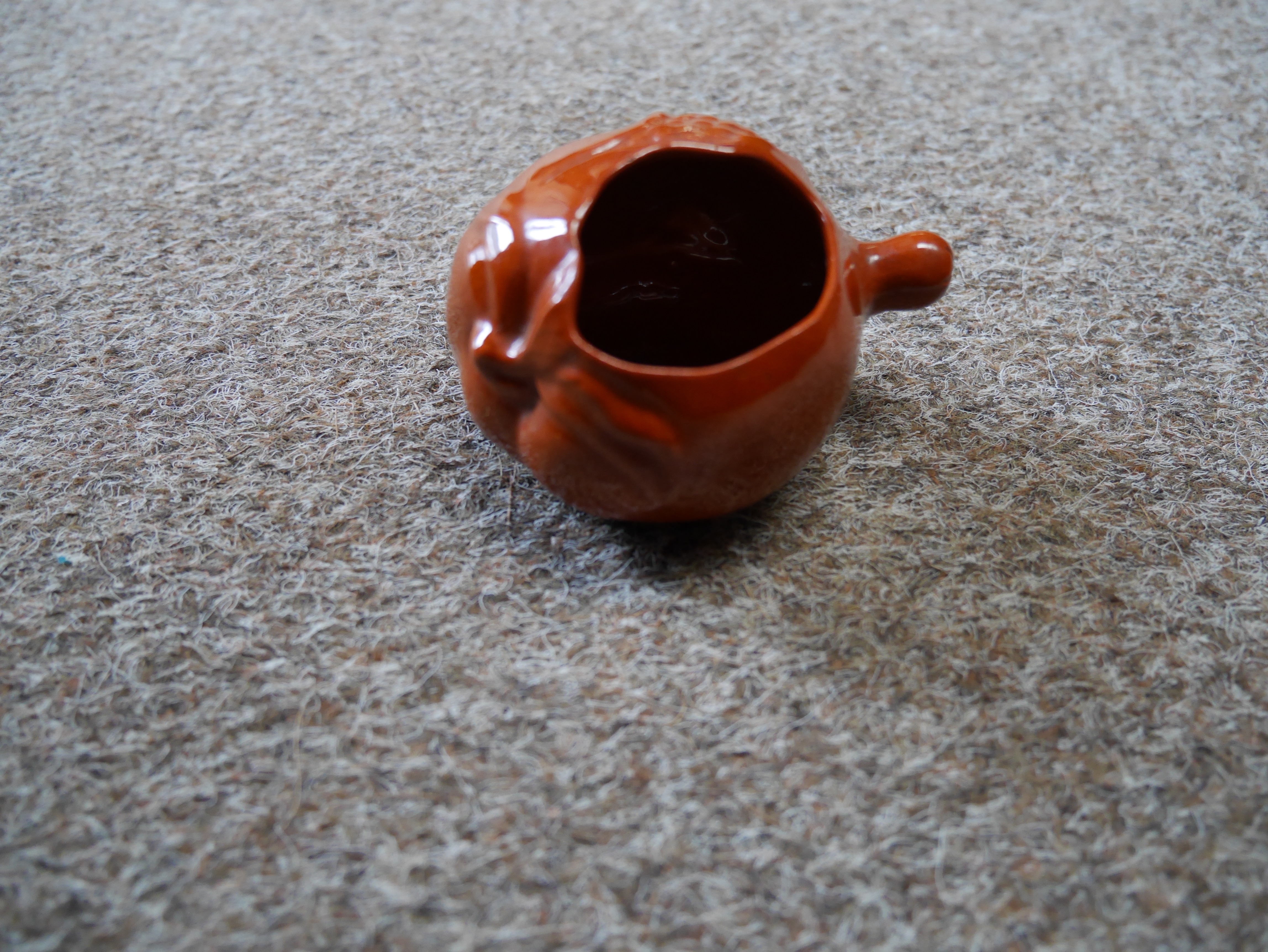 18th or 19th Century Chinese Yixing Ware pomegranite brush washer water pot. Possible Qing - Image 3 of 6