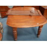 Victorian mahogany extending dining table