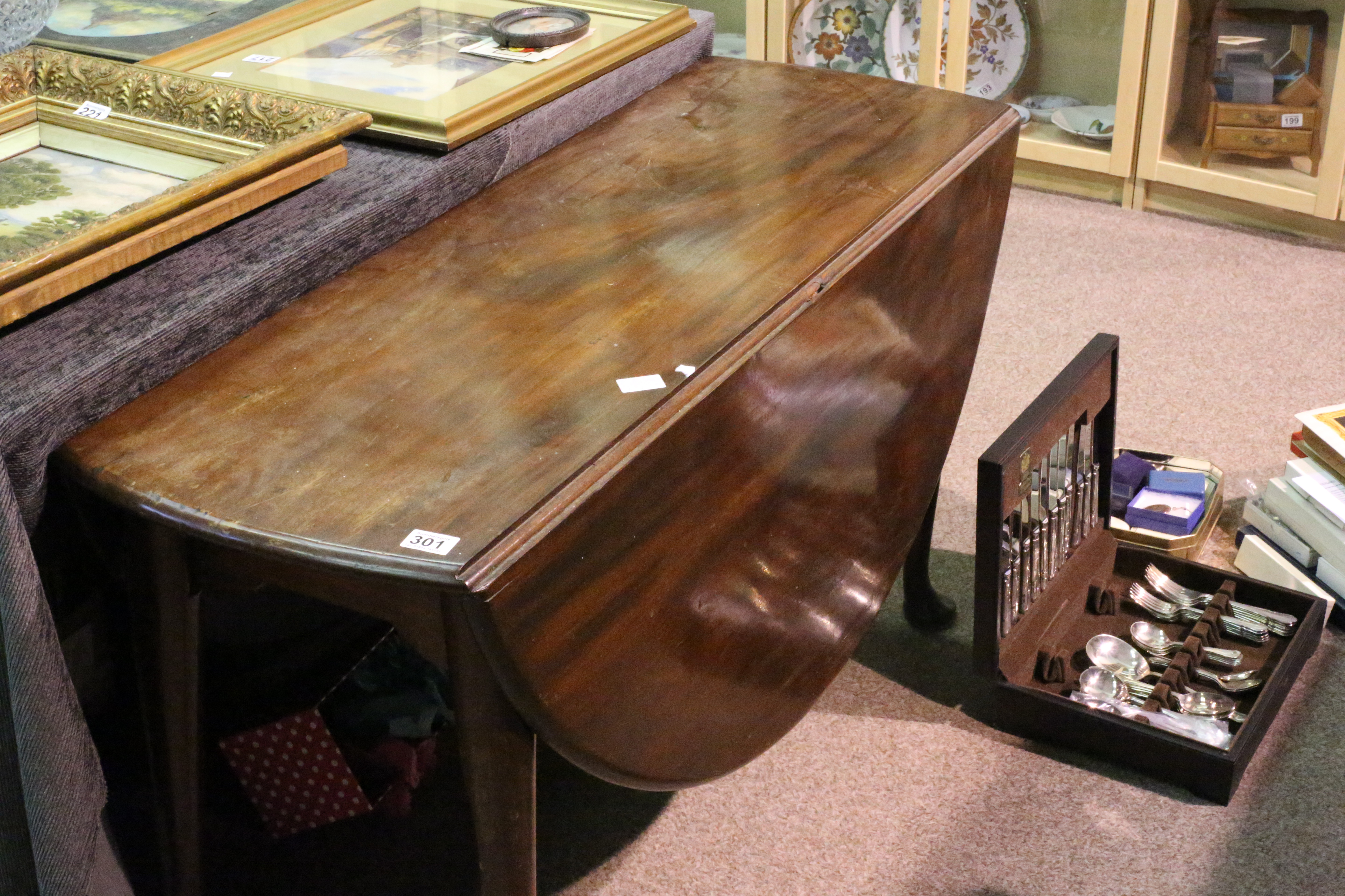 Georgian mahogany d/l dining table