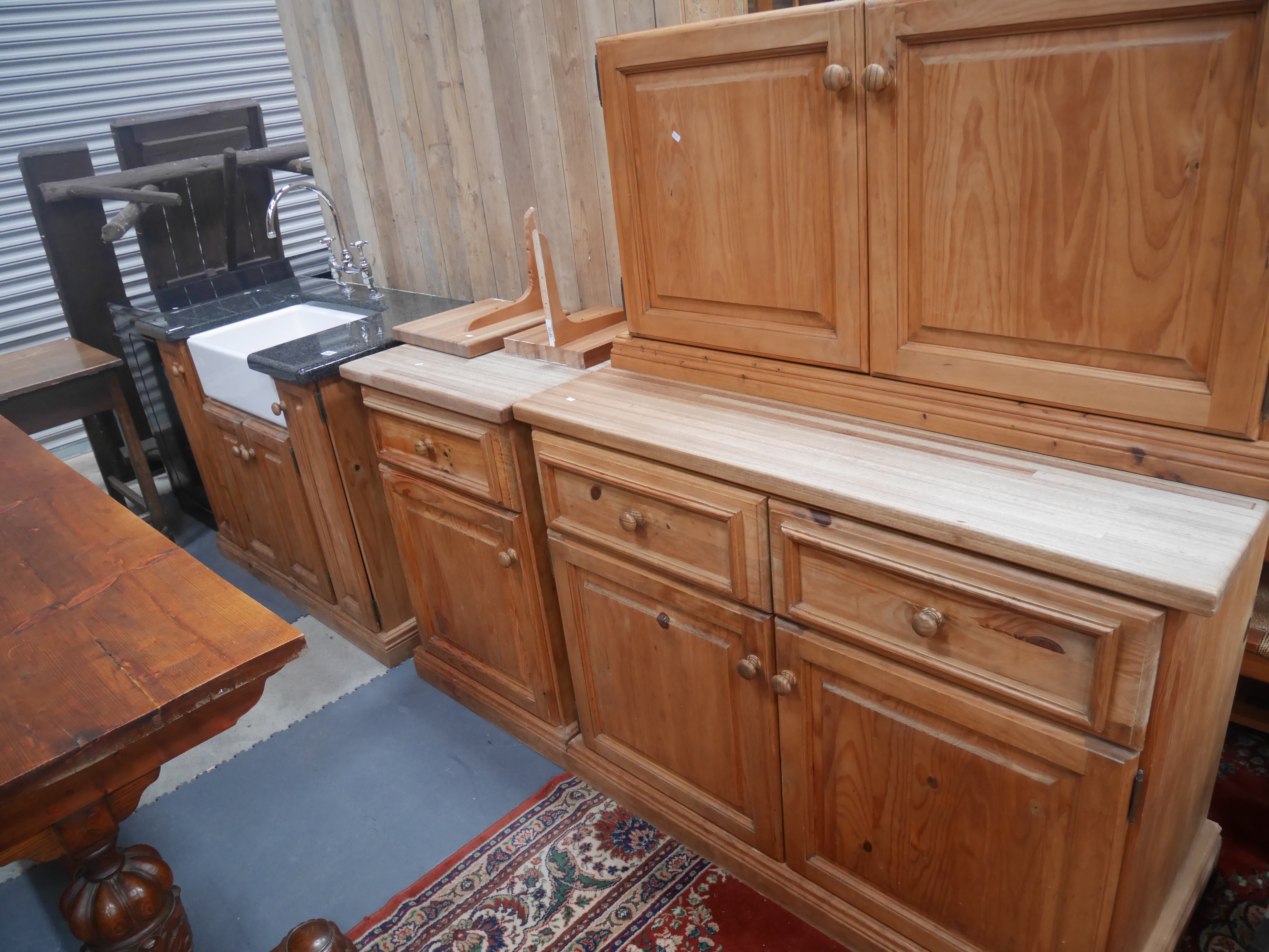 Kitchen units, sink and electric oven - Image 2 of 2