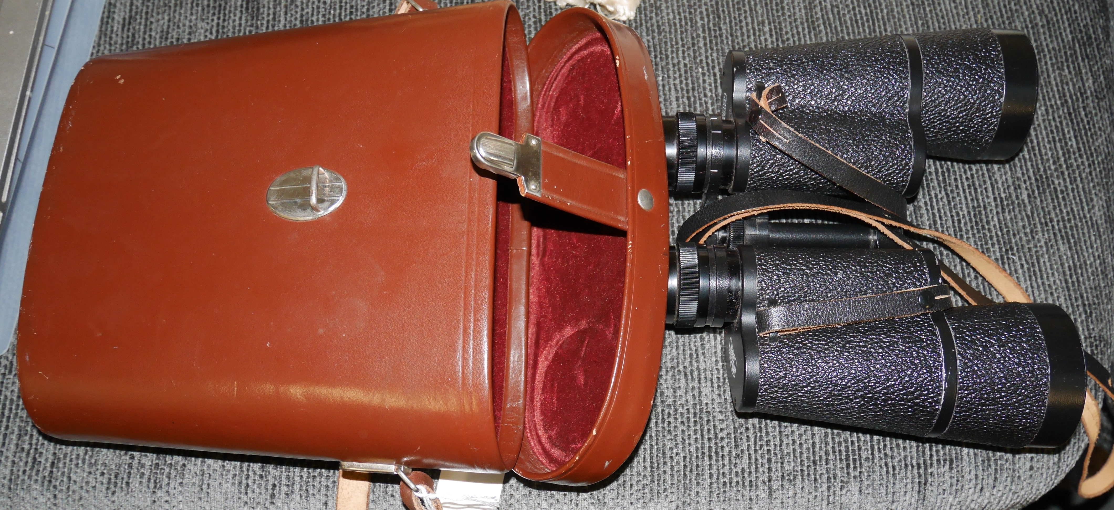 Binoculars made by Zeiss